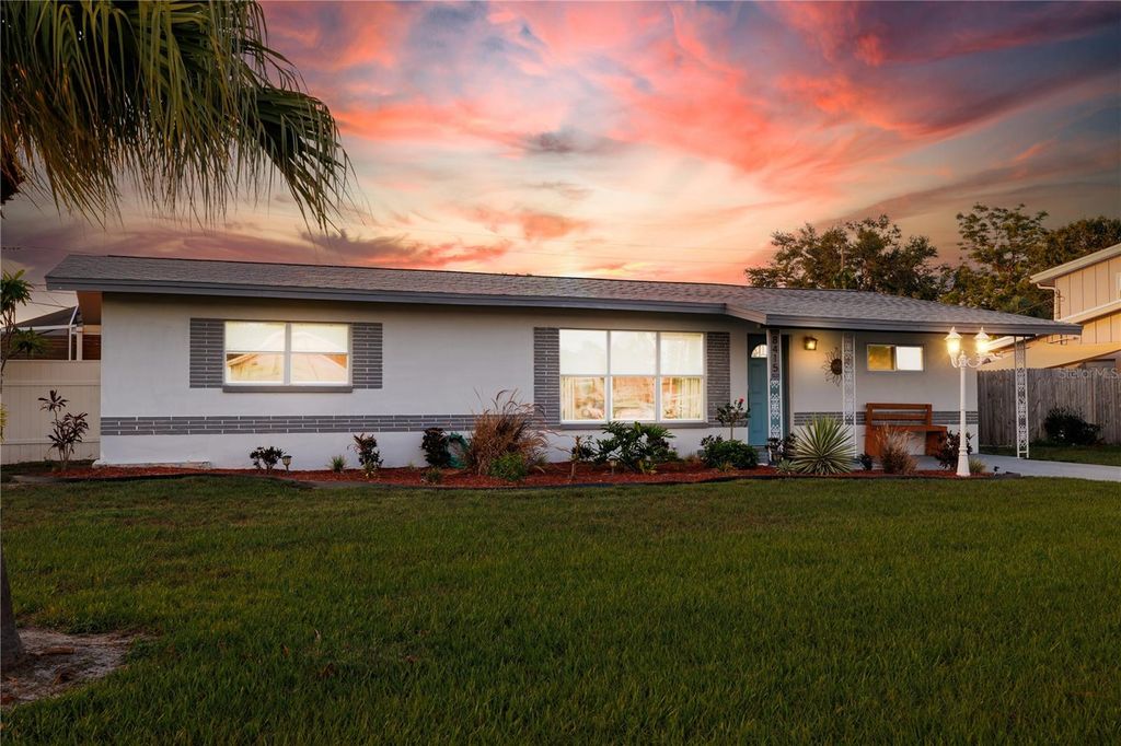 Photo of 8415 Iris Avenue, Seminole, FL 33777 (MLS # A4679836)