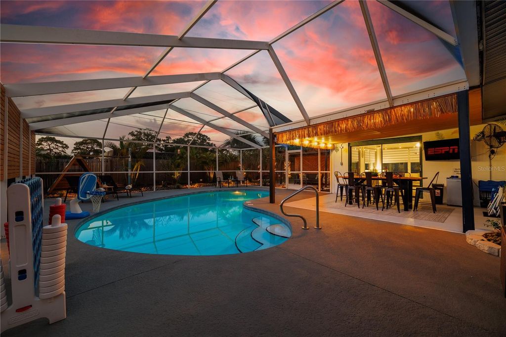 Photo of 8415 Iris Avenue, Seminole, FL 33777 (MLS # A4679836)