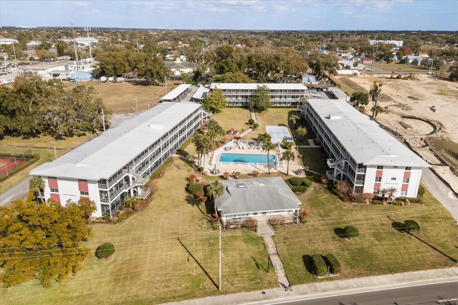 WINTER HAVEN HARBOUR APTS CONDO - Residential