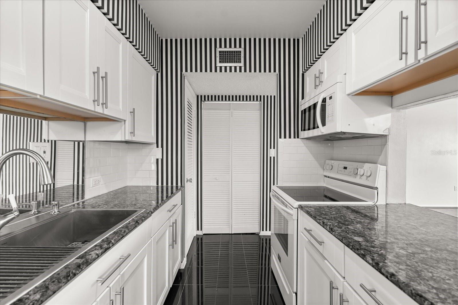 WINTER HAVEN HARBOUR APTS CONDO - Residential