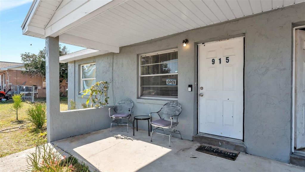 Photo of 913 Charmil Avenue, Lake Alfred, FL 33850 (MLS # L4958388)