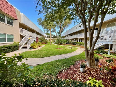 10034 64th Avenue N 11, St Petersburg, FL 33708