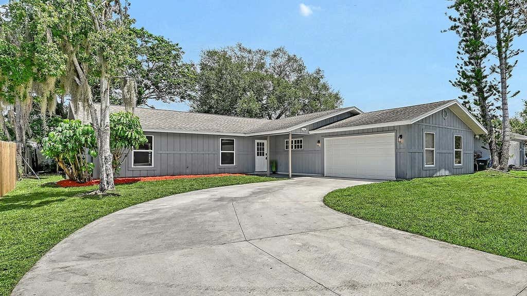 Photo of 4054 Palau Drive, Sarasota, FL 34241 (MLS # A4702110)
