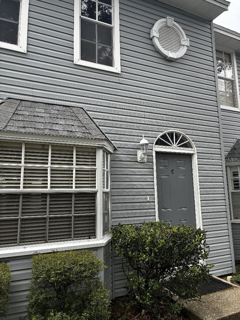 Newly renovated & move in ready with too many new finishes & features to mention. South Tampa for under $300K is almost impossible to find and NO Flood Insurance required. Small quiet townhome community where they sell quickly. Reserved parking, fenced private back patio, new roofs in 2022! Make appointment today before someone else does!