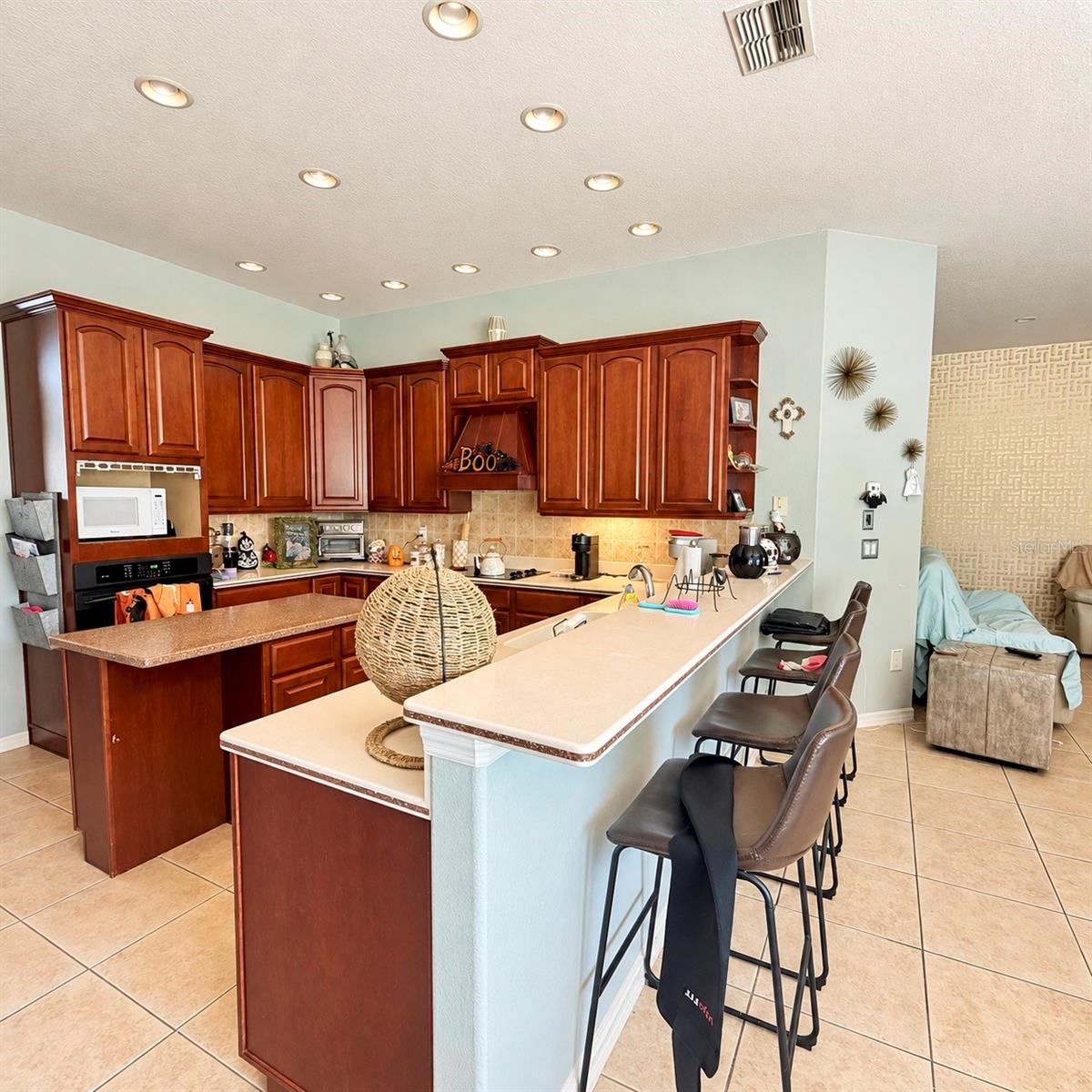 15127 SURREY BEND