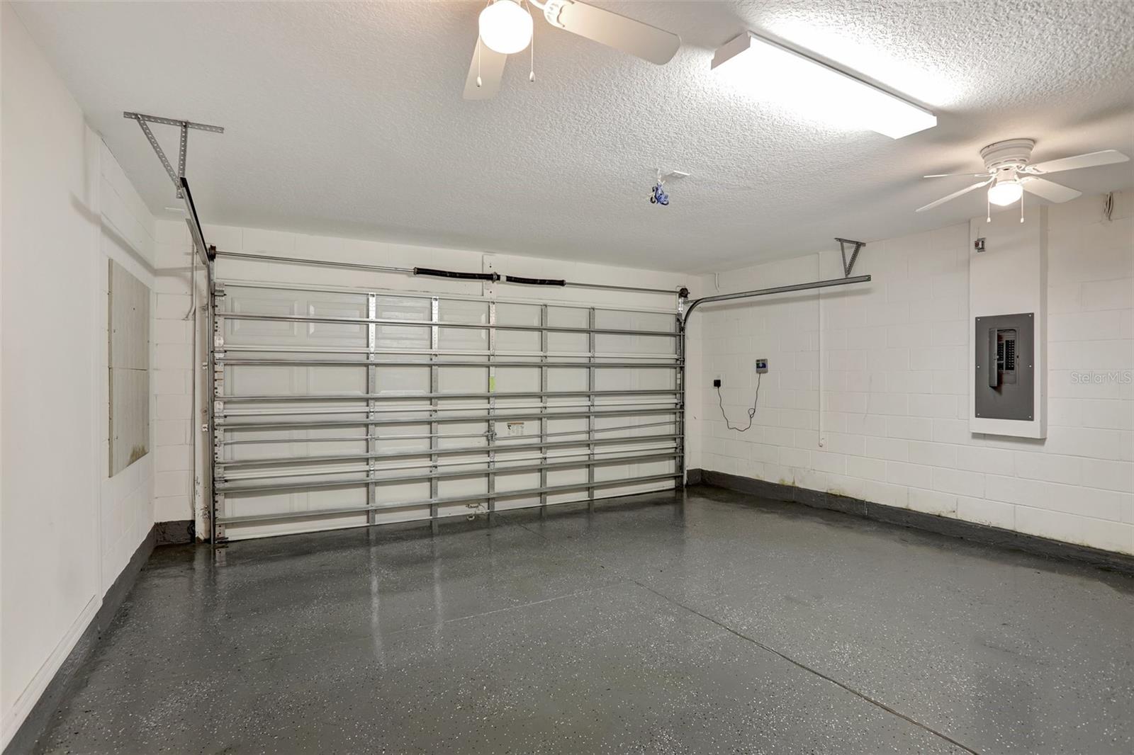 WATERSONG PH 01 - Residential