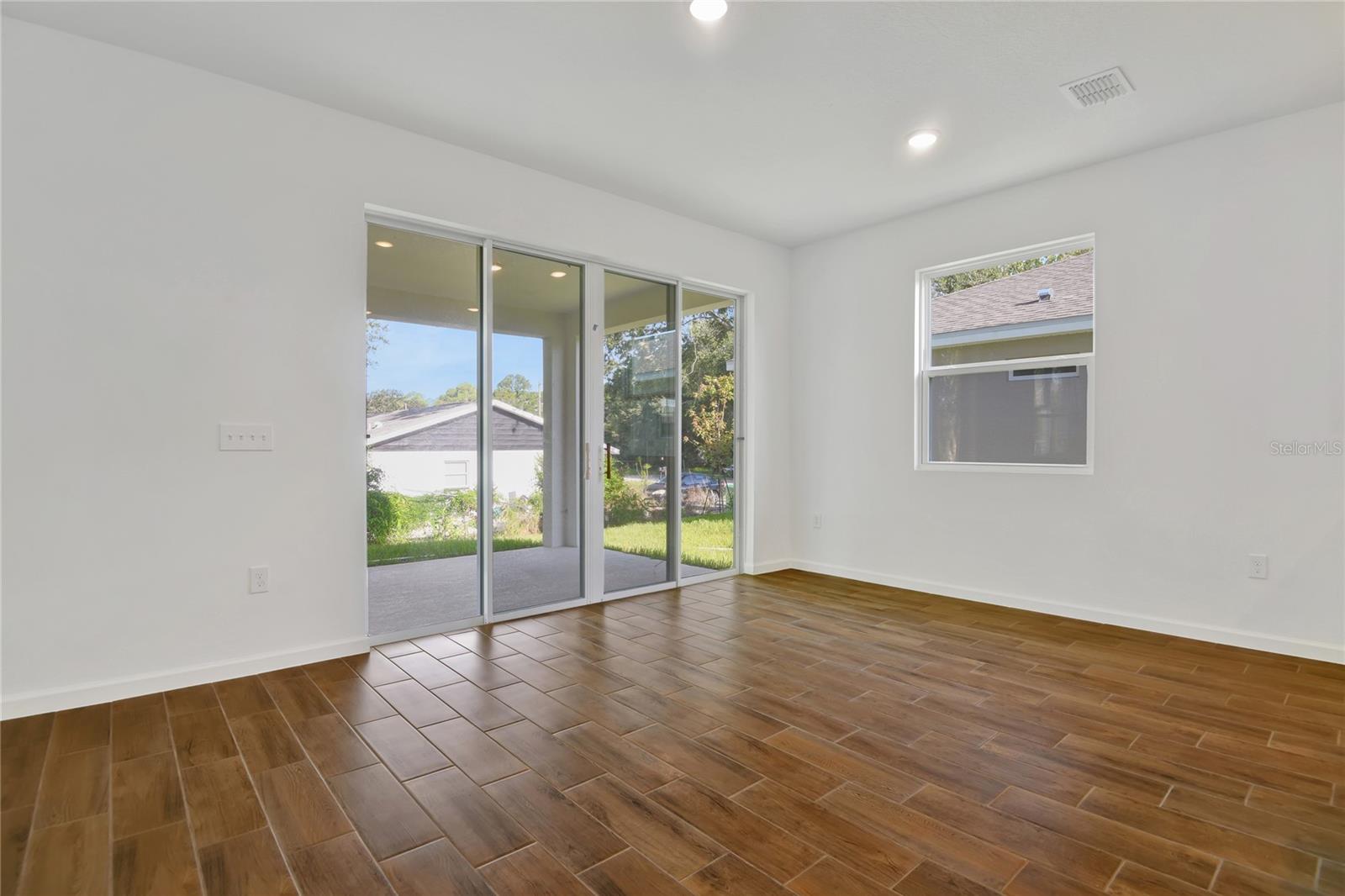 SEASONS AT SHORES OF LAKE DELL - Residential