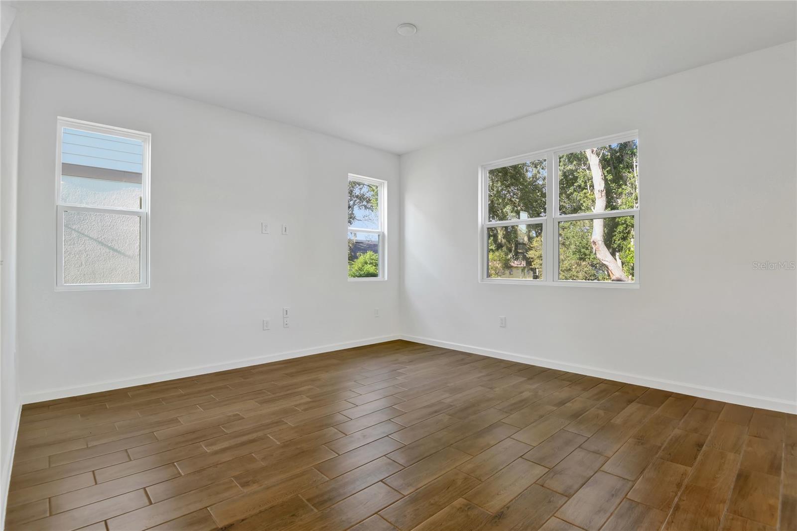 SEASONS AT SHORES OF LAKE DELL - Residential