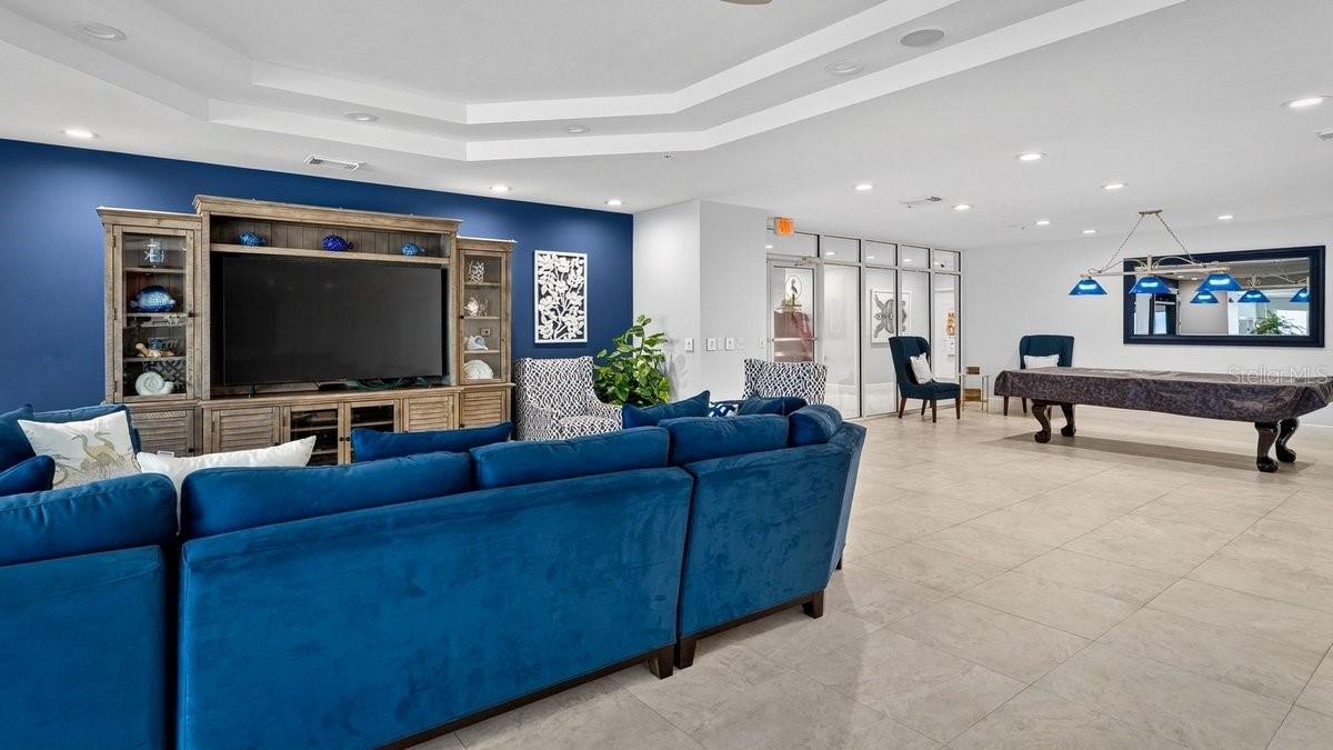 TOWERS 10 CONDO - Residential