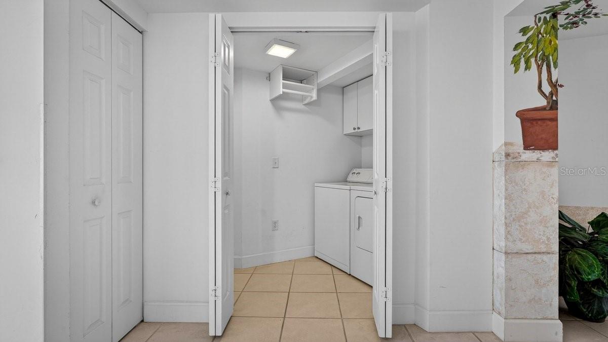 TOWERS 10 CONDO - Residential