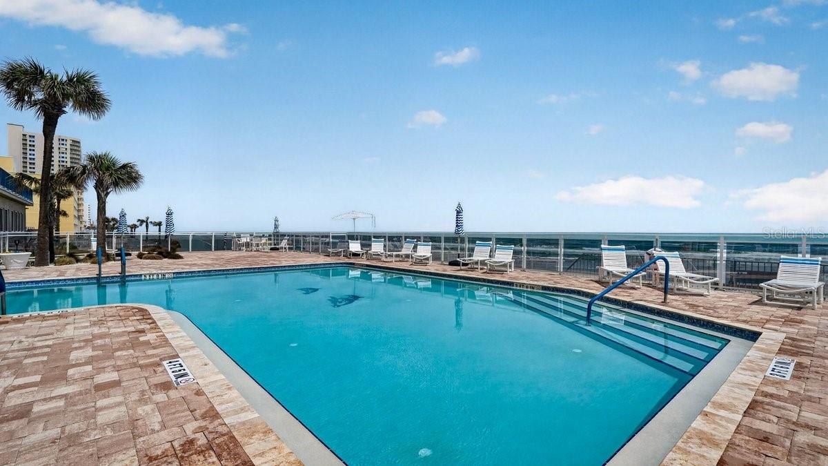 TOWERS 10 CONDO - Residential