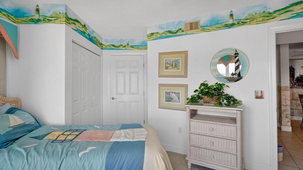 TOWERS 10 CONDO - Residential