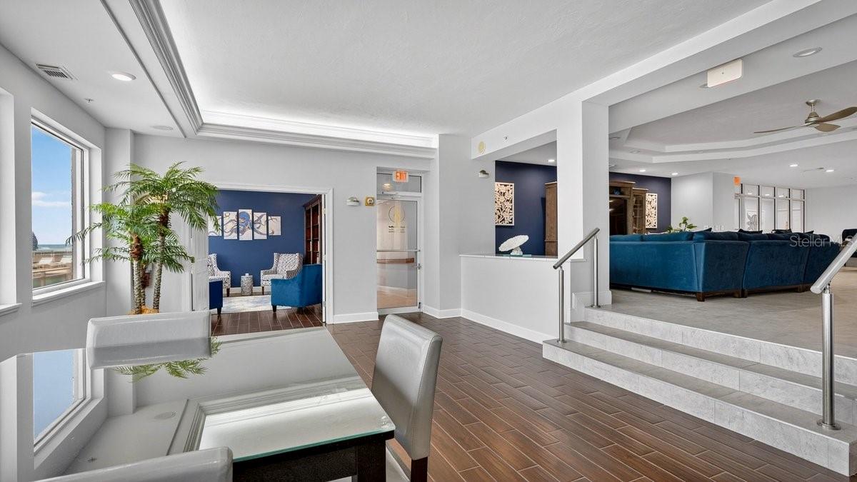 TOWERS 10 CONDO - Residential