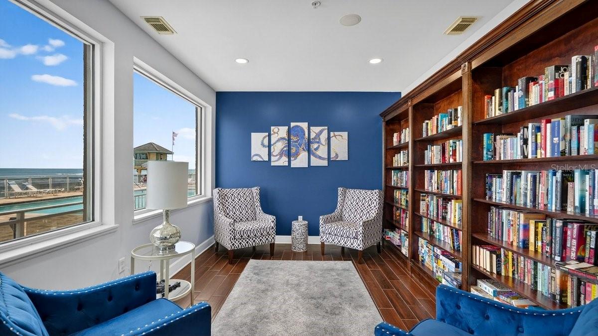 TOWERS 10 CONDO - Residential