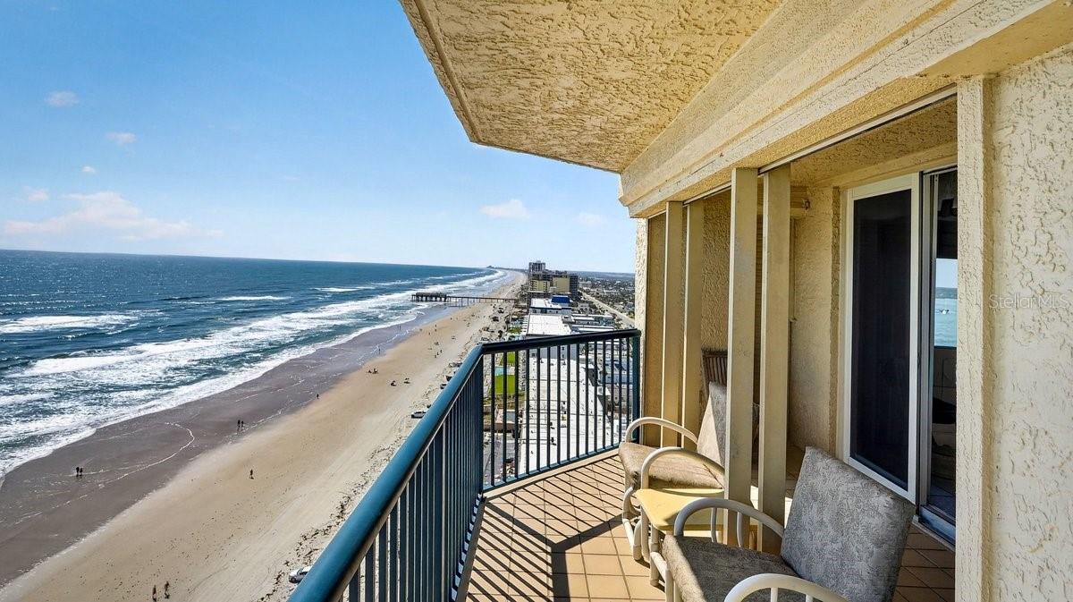 TOWERS 10 CONDO - Residential