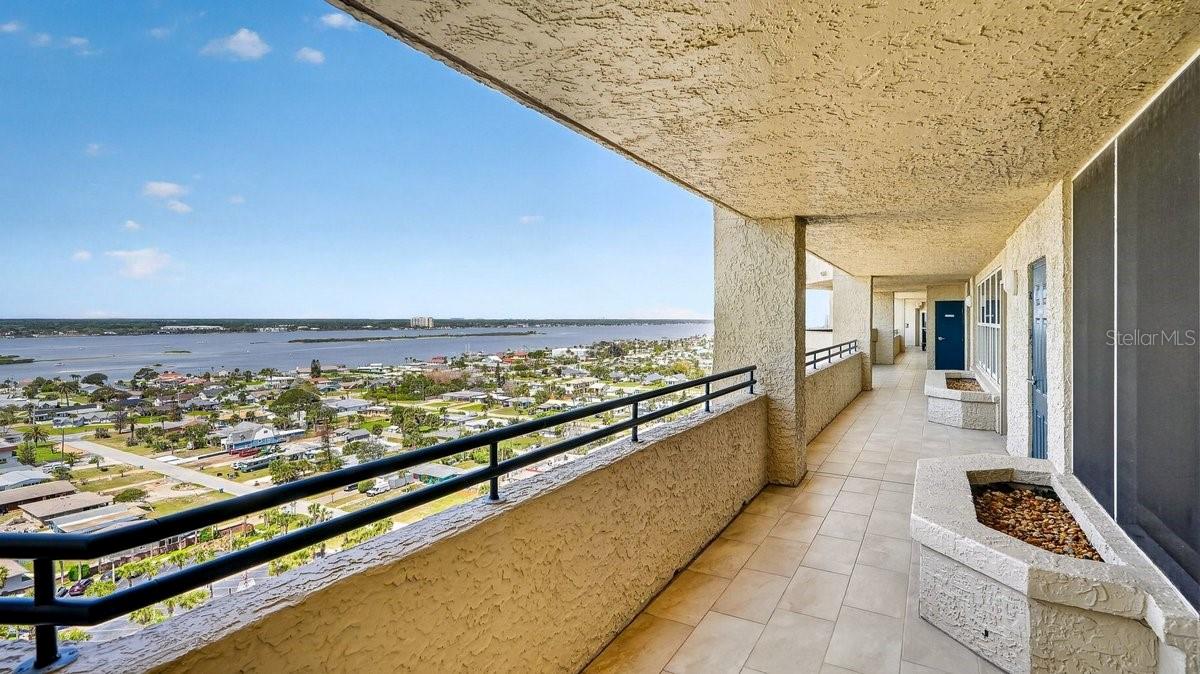 TOWERS 10 CONDO - Residential