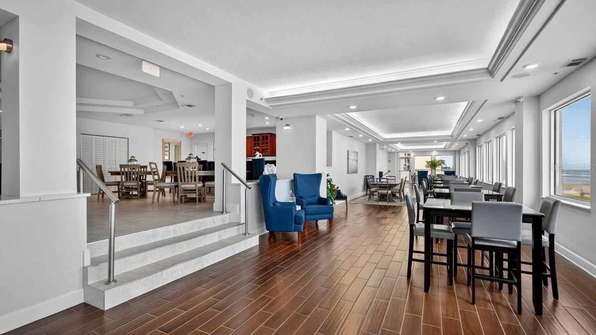 TOWERS 10 CONDO - Residential