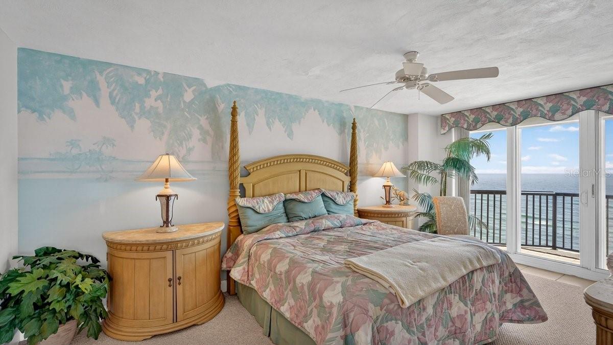 TOWERS 10 CONDO - Residential