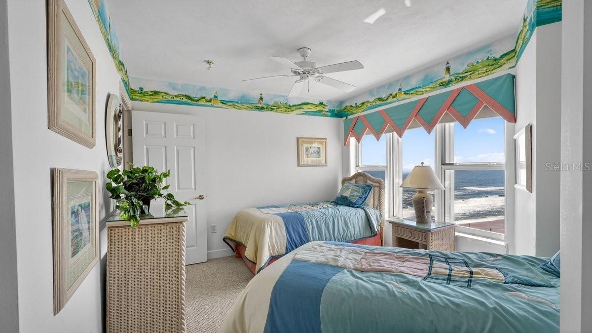 TOWERS 10 CONDO - Residential