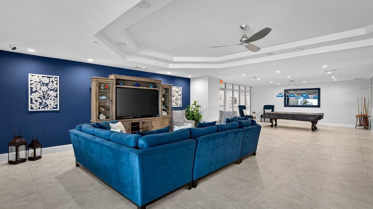 TOWERS 10 CONDO - Residential