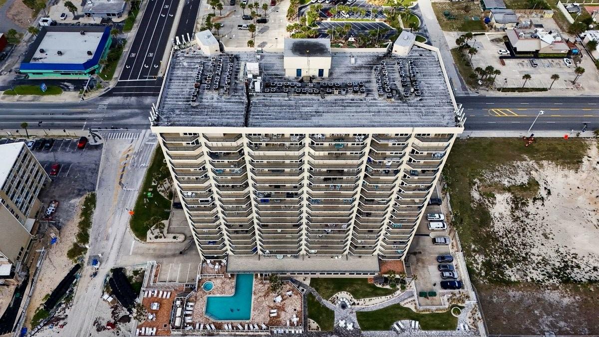 TOWERS 10 CONDO - Residential