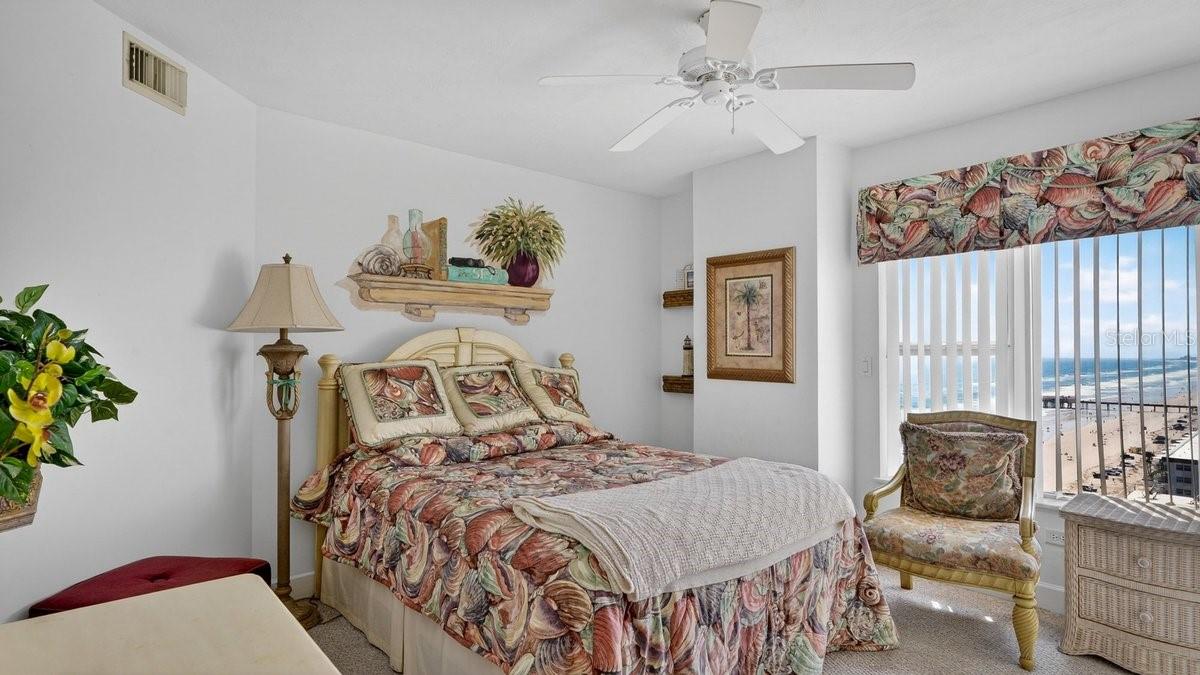 TOWERS 10 CONDO - Residential