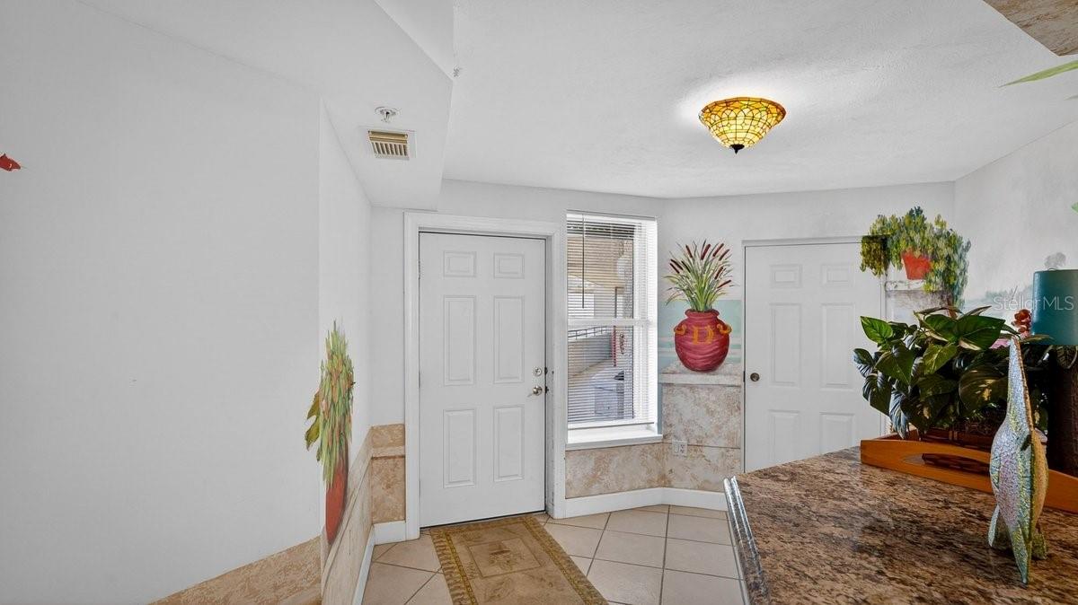 TOWERS 10 CONDO - Residential