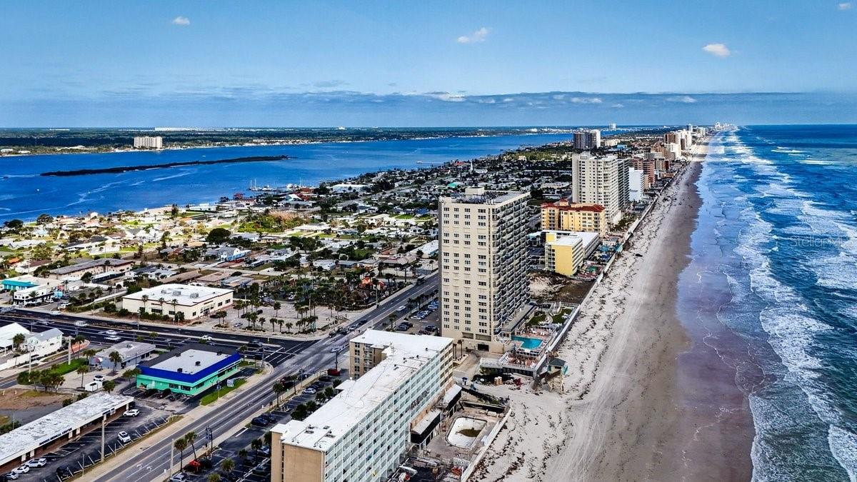 TOWERS 10 CONDO - Residential