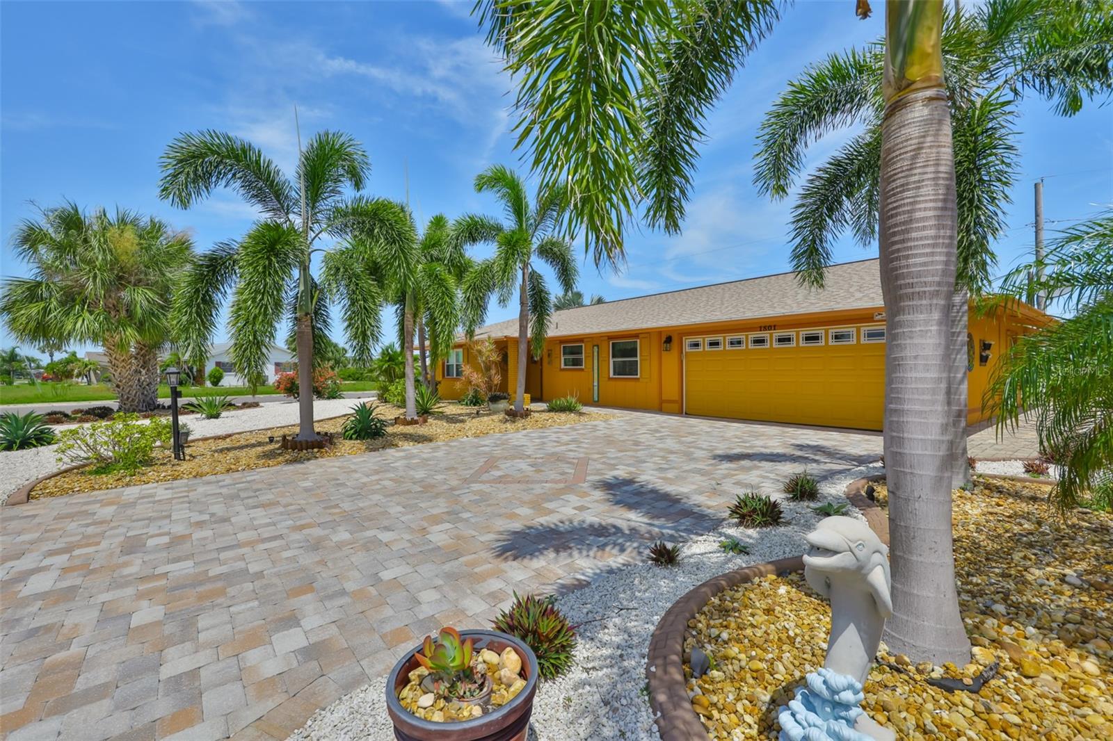 1801 EL RIO DRIVE