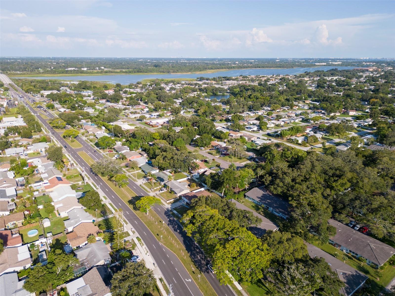 TWIN OAKS APTS - Residential