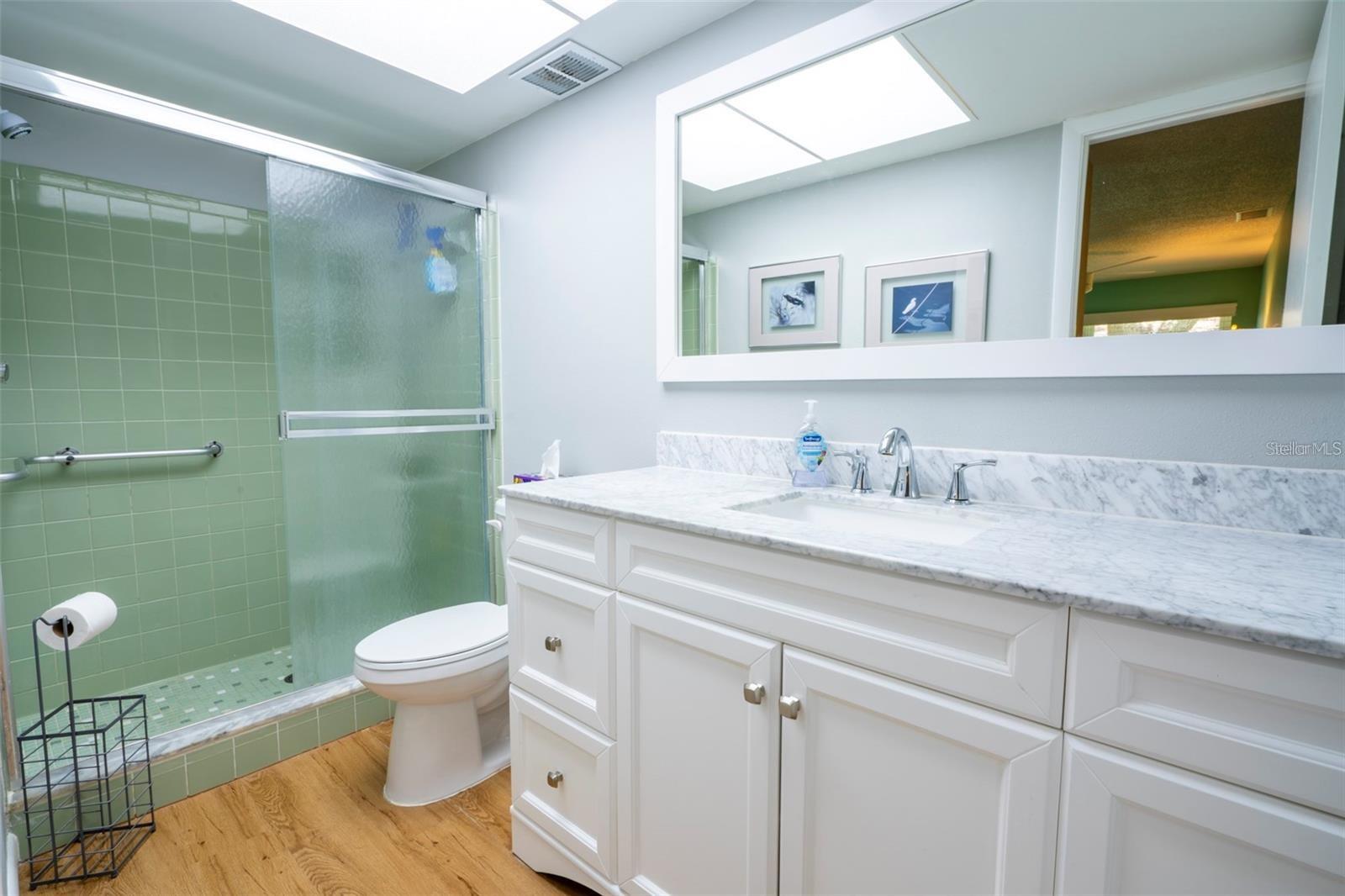 TWIN OAKS APTS - Residential