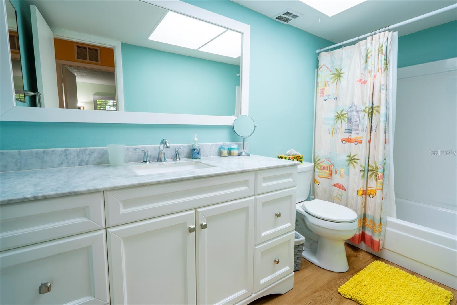 TWIN OAKS APTS - Residential