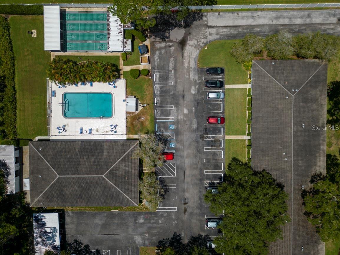 TWIN OAKS APTS - Residential