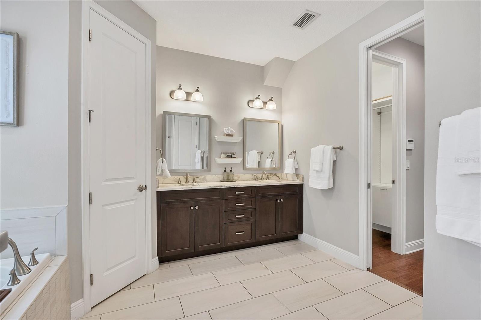 GROVE HEIGHTS - Residential