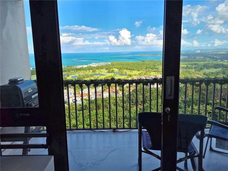 EXCLUSIVE OPPORTUNITY AT BEACON HILL CONDOMINIUM

For $260,000 OBO, secure your place in one of Río Grande’s most coveted destinations. This 693 sqft property is a high-caliber asset, designed to excel as either a primary residence, a luxury vacation getaway, or a powerful income generator through short-term rentals. The unit stands out for its privileged "front-facing location," where the living room, dining area, and balcony seamlessly integrate to toast a vibrant, open space that captures the essence of the surroundings. With 1 bedroom, 2 full bathrooms, 1 parking space and a remarkably low HOA of only $145, living at Beacon Hill puts you at the epicenter of it all: minutes away from the majesty of El Yunque, the adrenaline of Hacienda Carabalí, world-class golf courses, and spectacular beaches. Don't miss the chance to acquire a versatile property that guarantees high profitability and an unmatched quality of life in a prime location.