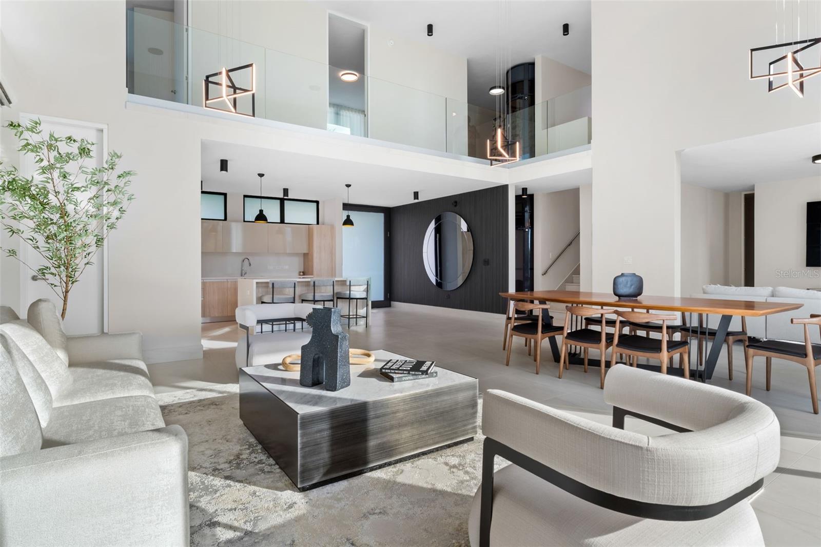 RIVIERA - PARKVIEW - Residential Lease