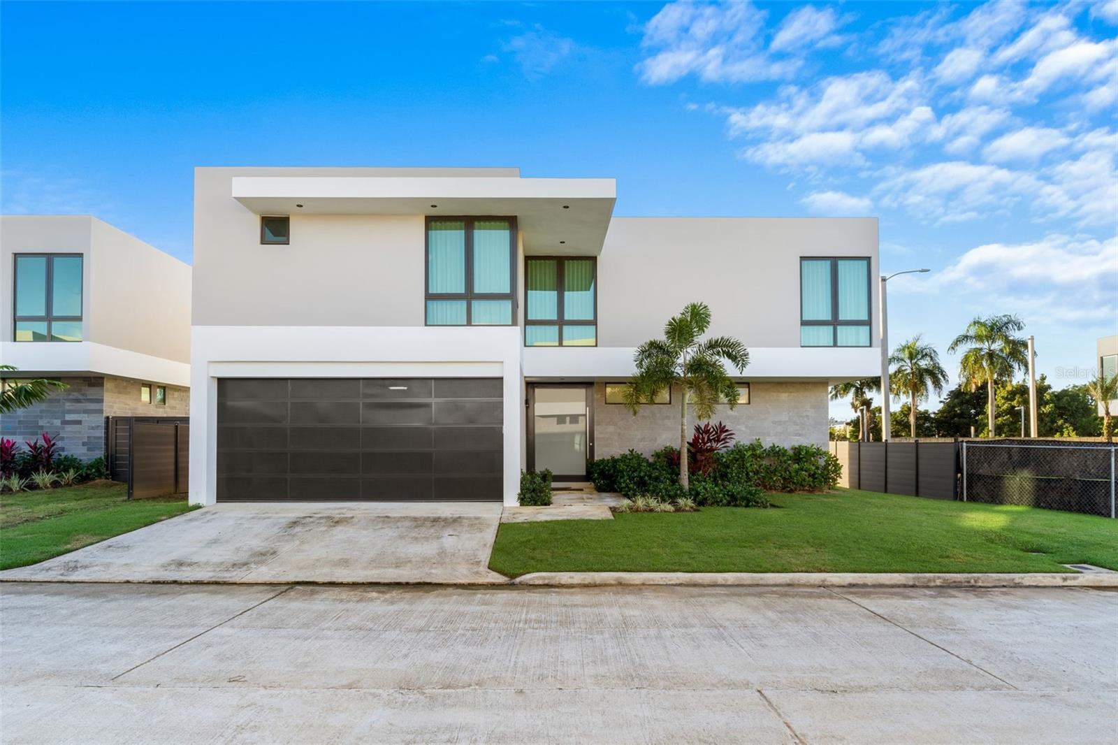 RIVIERA - PARKVIEW - Residential Lease