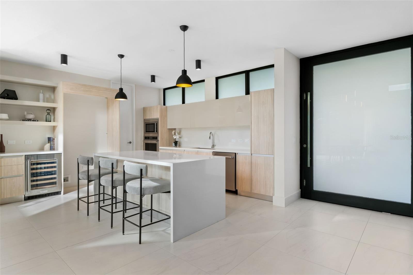 RIVIERA - PARKVIEW - Residential Lease