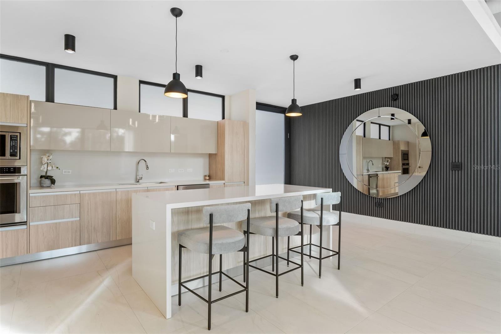 RIVIERA - PARKVIEW - Residential Lease