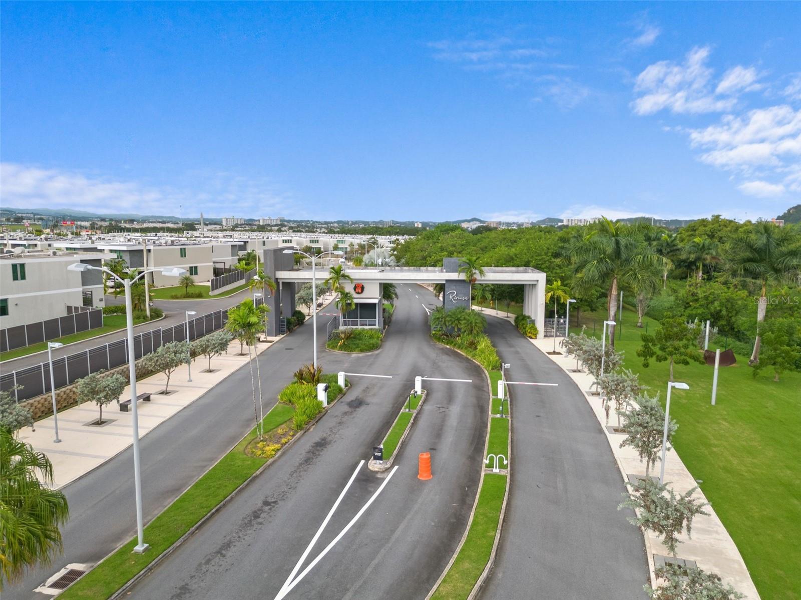 RIVIERA - PARKVIEW - Residential Lease