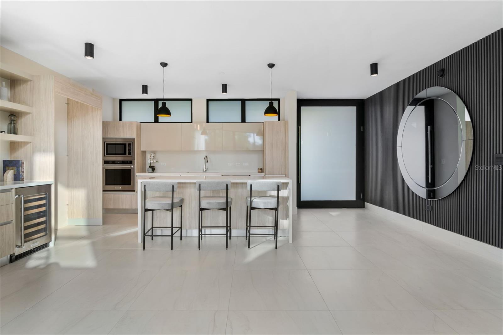 RIVIERA - PARKVIEW - Residential Lease