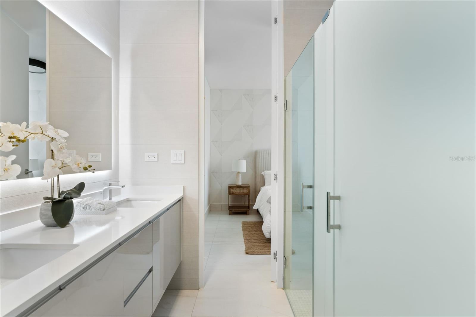 RIVIERA - PARKVIEW - Residential Lease