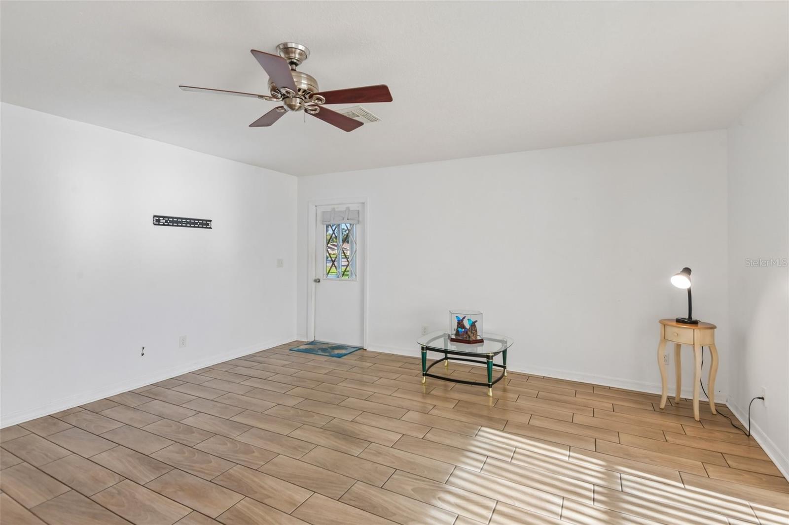 1907 CANTERBURY LANE 4