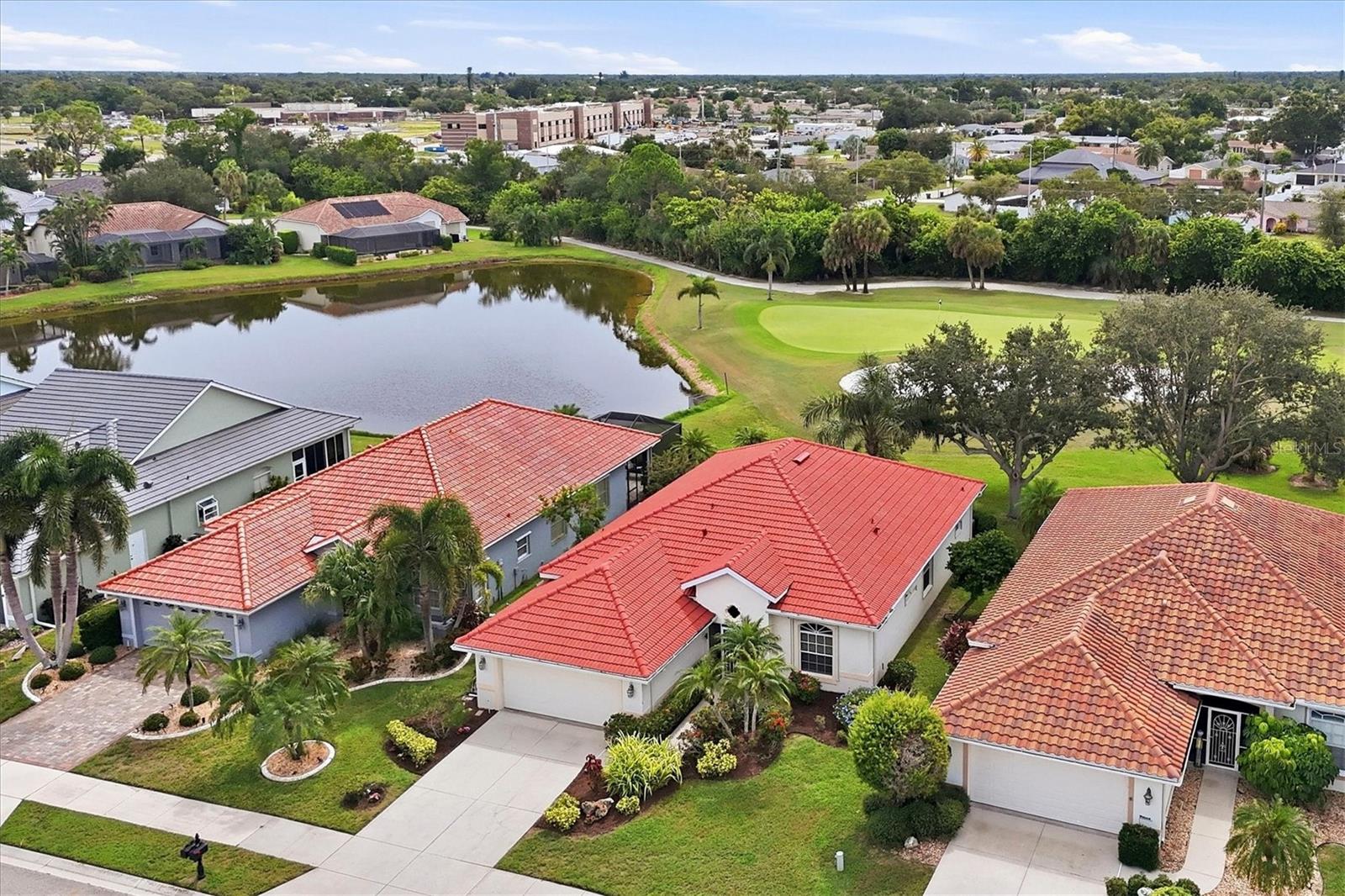 446 PINEWOOD LAKE DRIVE