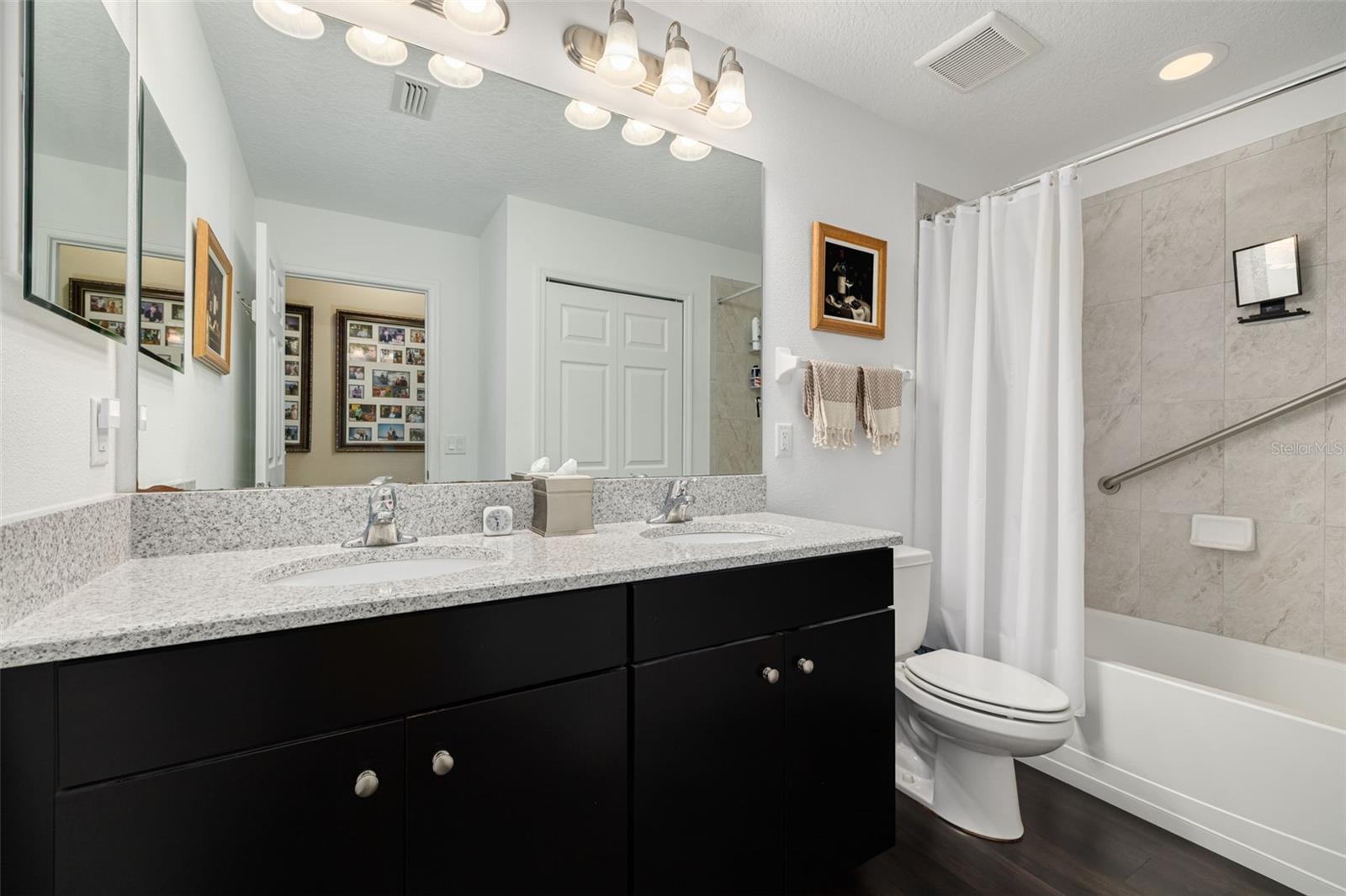 WEST LAKE TWNHMS PH 2 - Residential