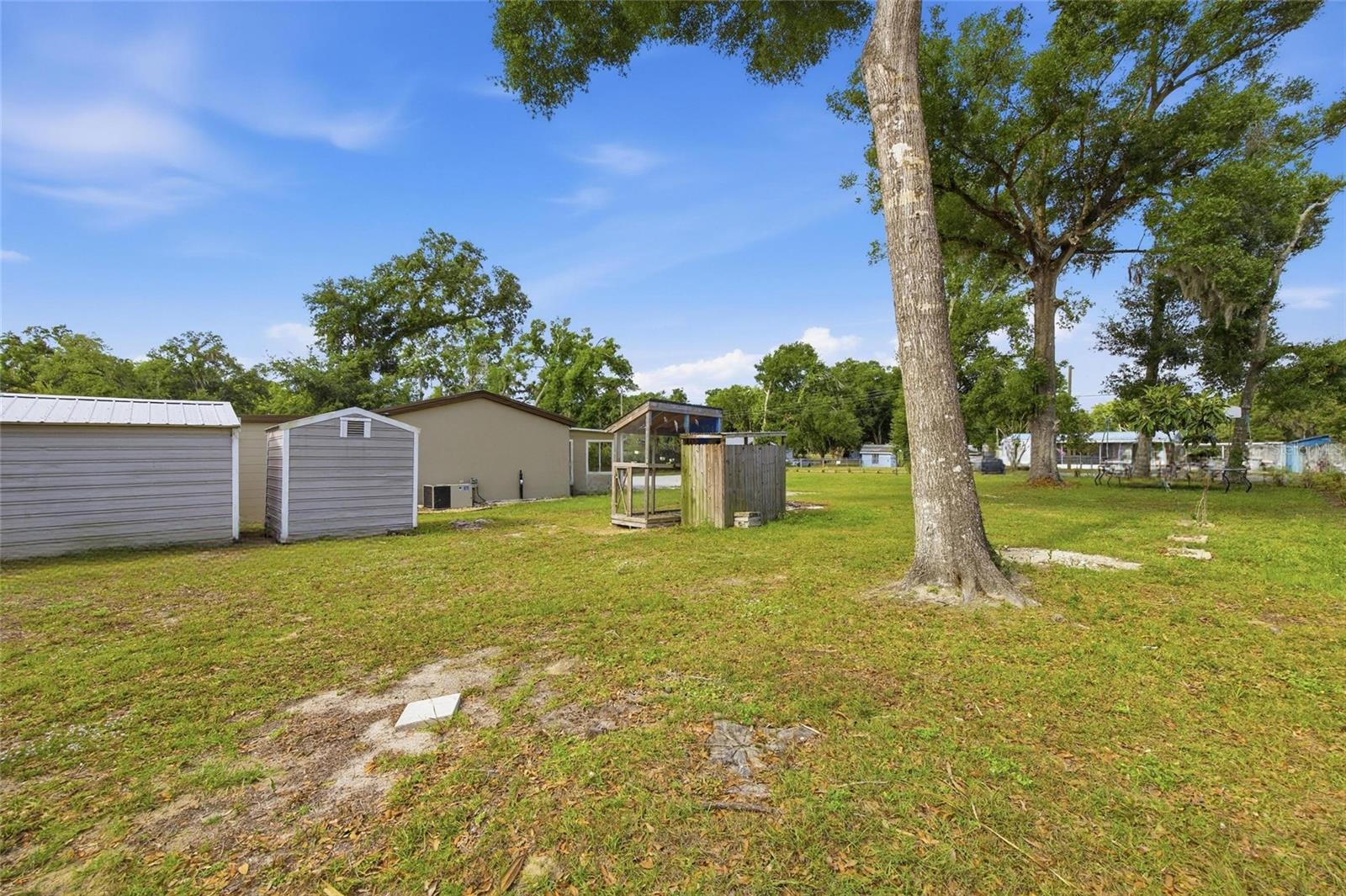 MAGNOLIA MANORS - Residential