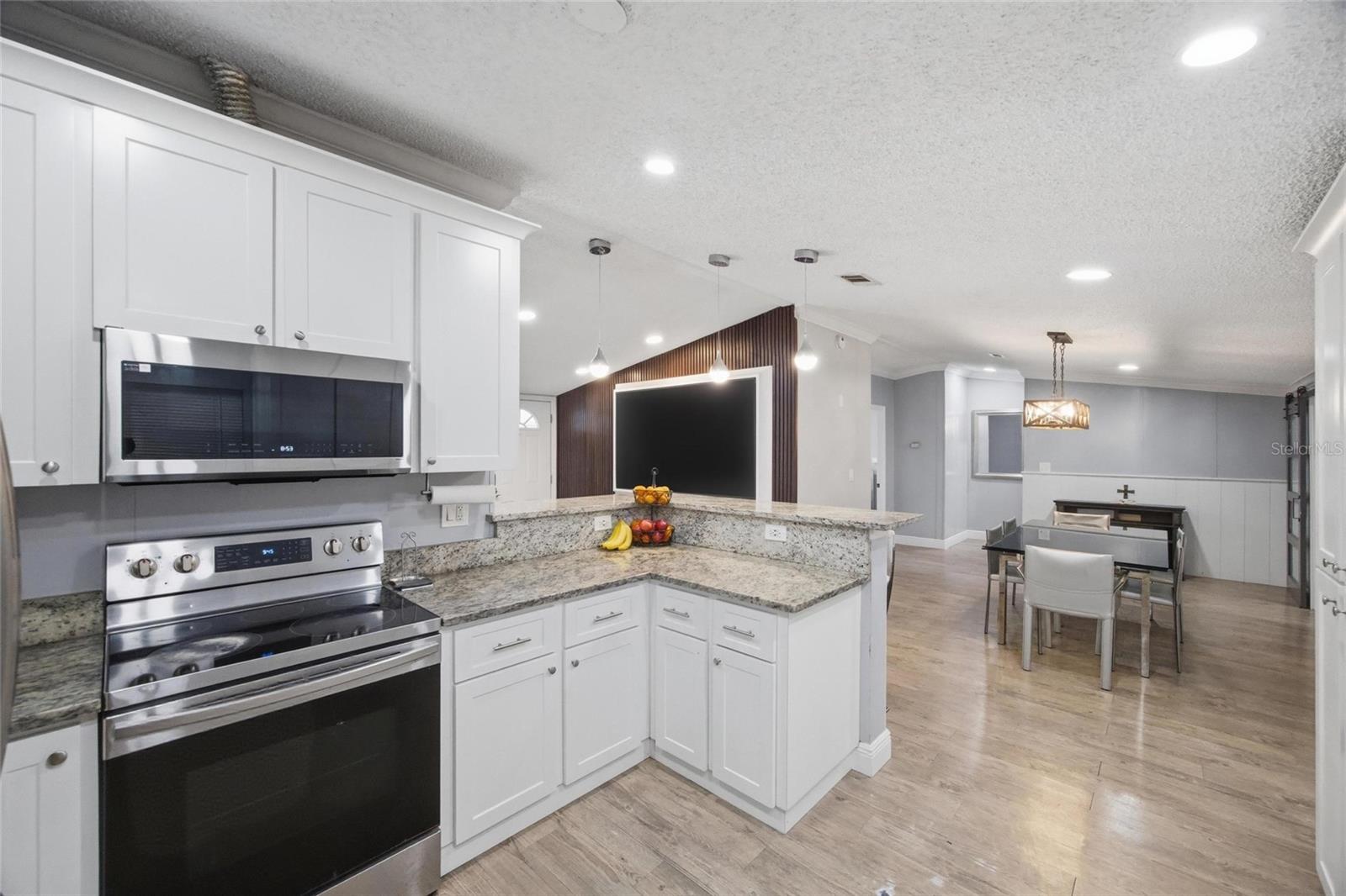 MAGNOLIA MANORS - Residential