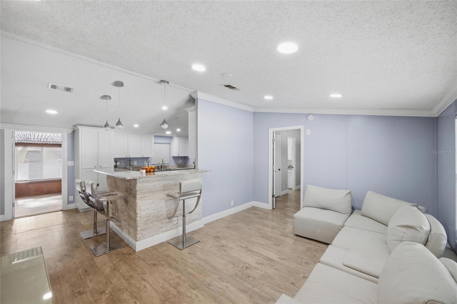MAGNOLIA MANORS - Residential