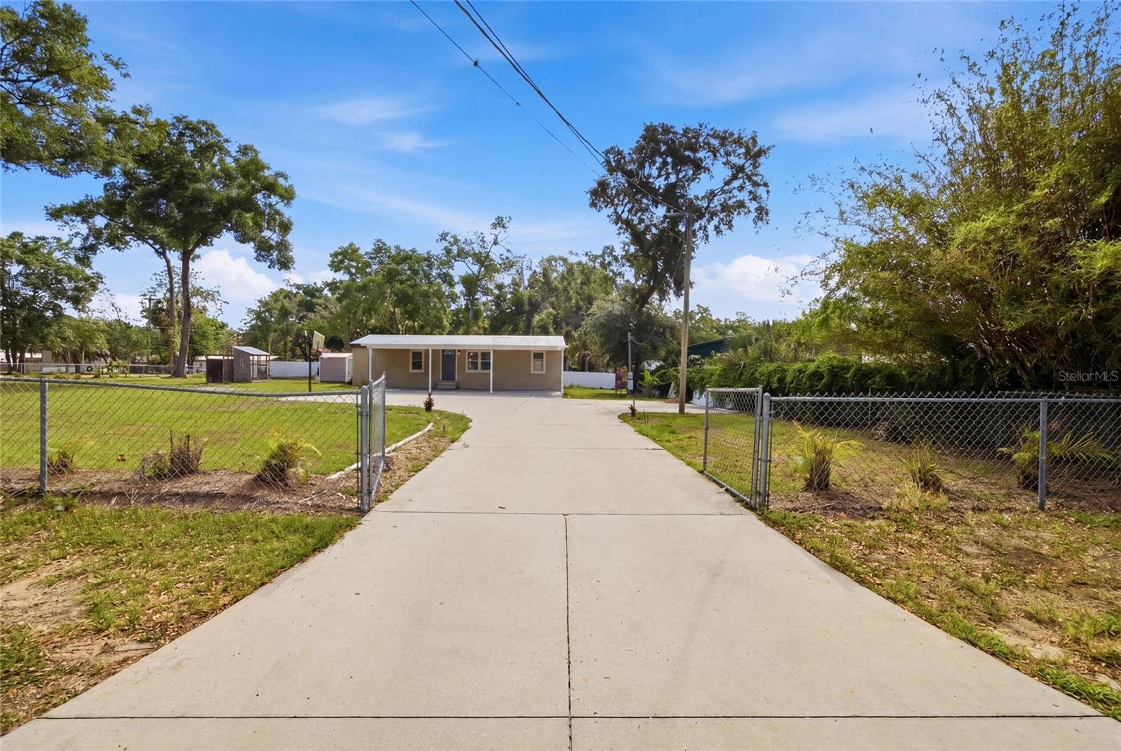 MAGNOLIA MANORS - Residential