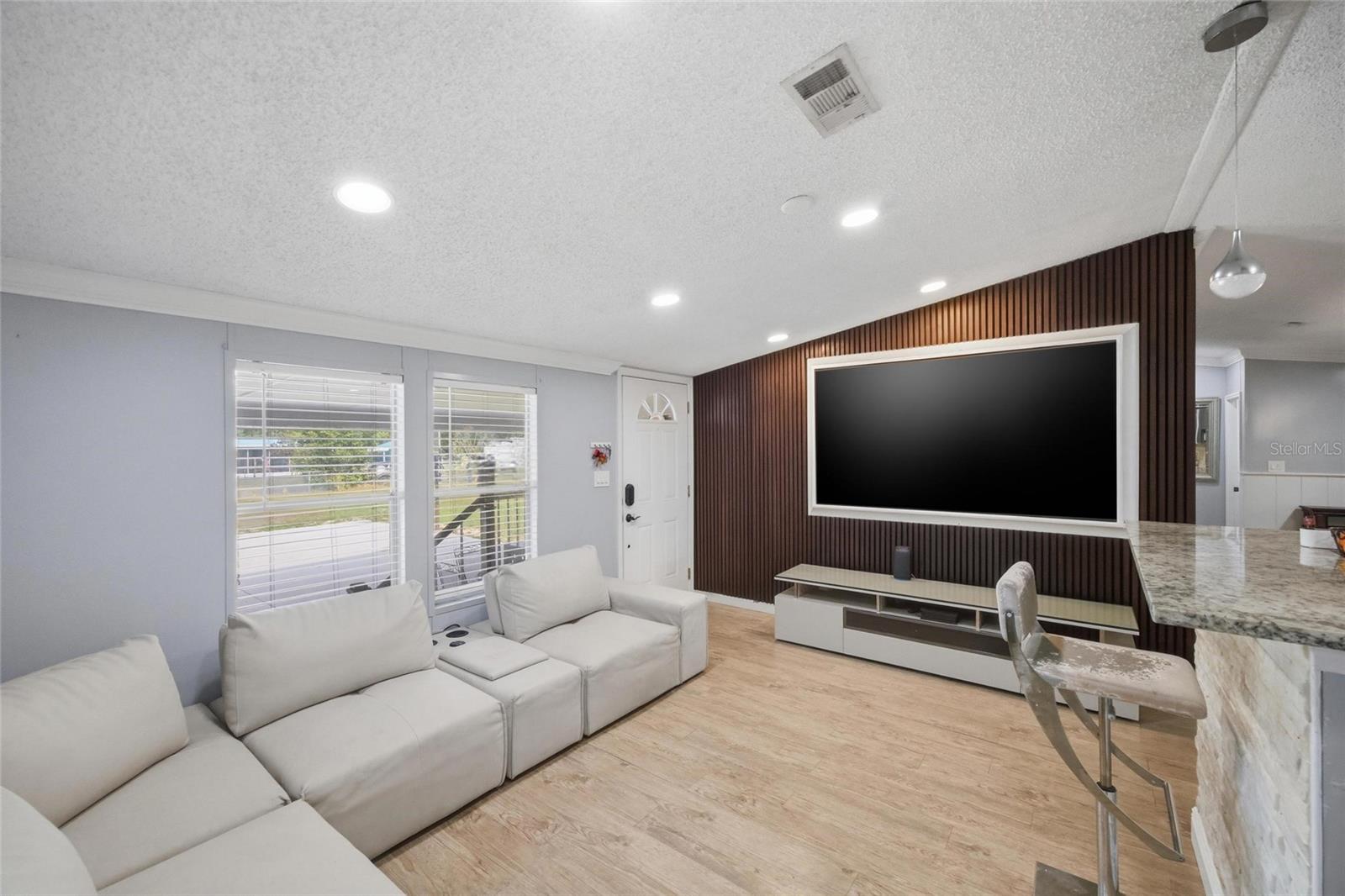 MAGNOLIA MANORS - Residential